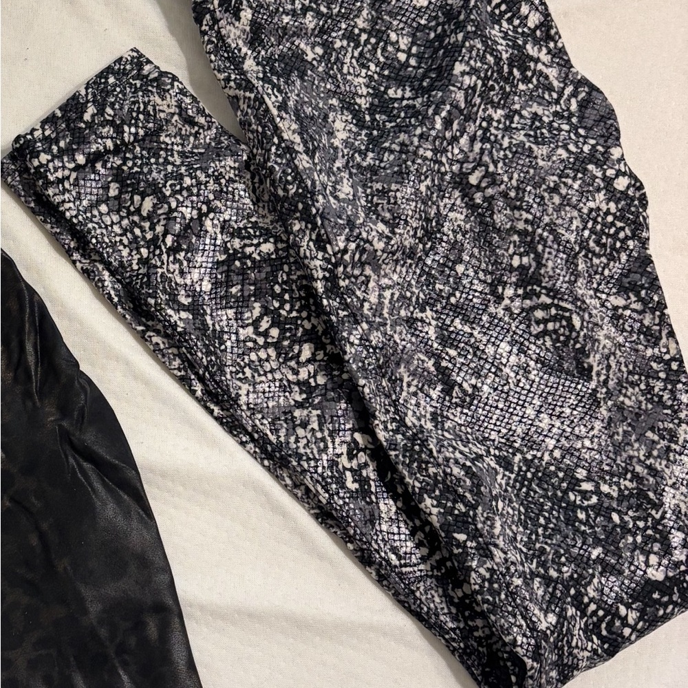 SPANX Black and Gray Patterned Leggings